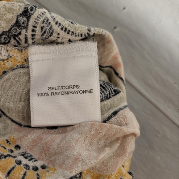 Rose & Olive Multicolor Floral Blouse, Size Large - Picture 4 of 5